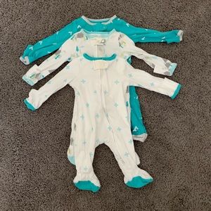Set of three footie sleepers